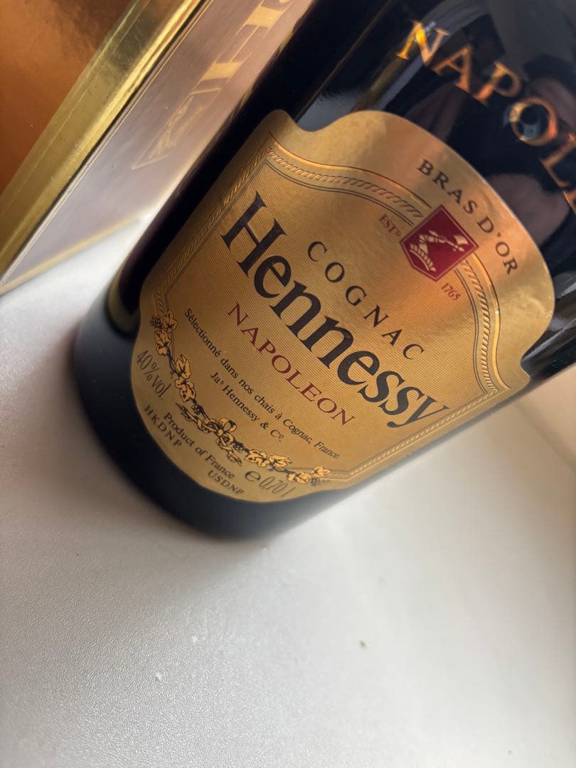 Hennessy Napoleon コニャック　700ml
