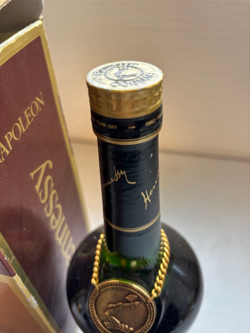 Hennessy Napoleon コニャック　700ml