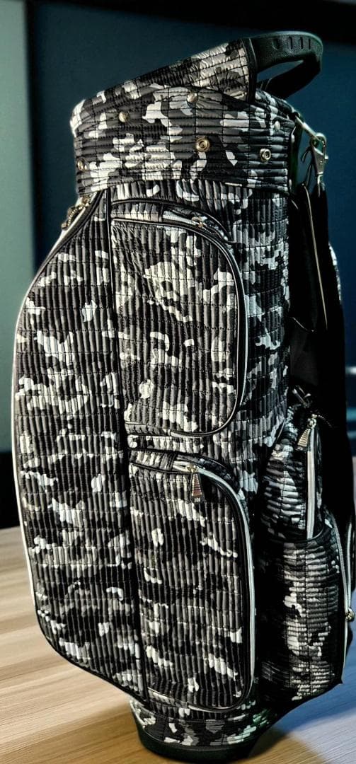 素人ゴルファー送料無料/超お　展示品未使用　OUUL 迷彩柄 ゴルフバッグ