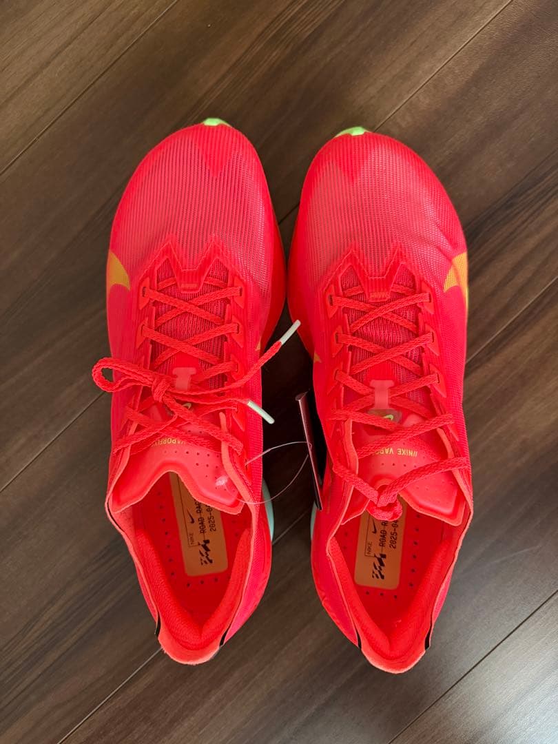 ナイキヴェイパーフライ4新品27.5センチ