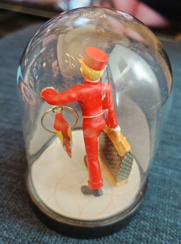 Louis Vuitton LE GROOM ベルボーイ ガラスドーム 箱つき