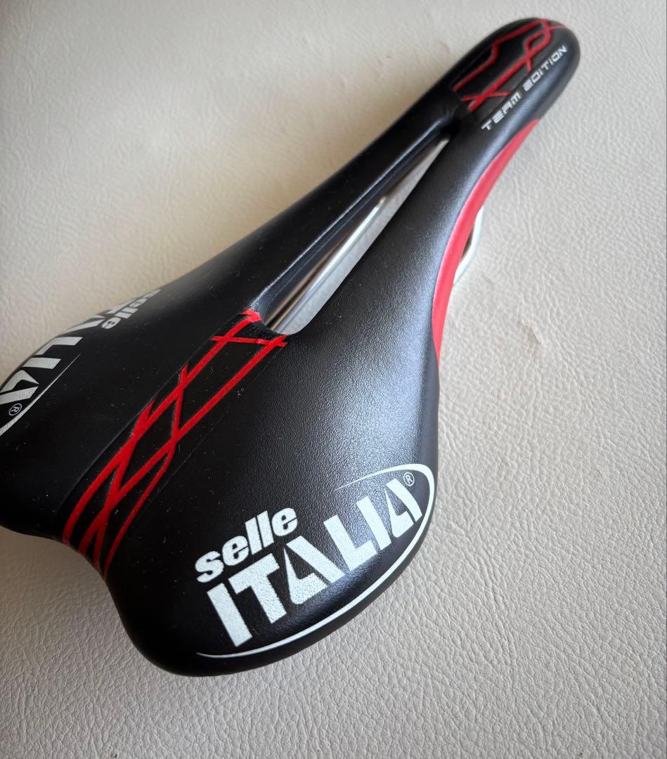 Selle ITALIA SLR Team Edition Flowサドル