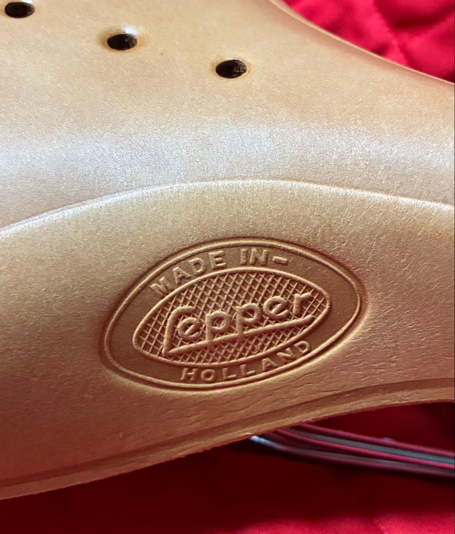 Lepper社　レッパー社　本革サドル　自転車パーツ　オランダ　未使用品