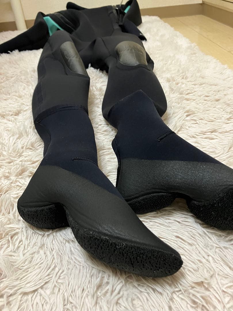 Hurley ドライスーツ　ウェットスーツ　ネックリング　レディース