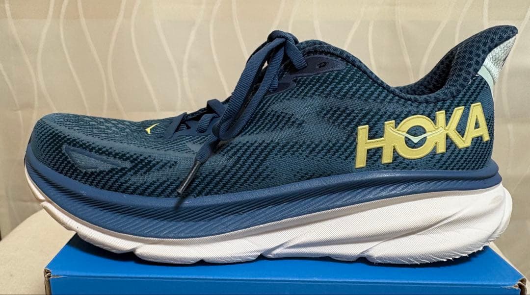 【中古美品】HOKA クリフトン9 ランニングシューズ 26.0cm