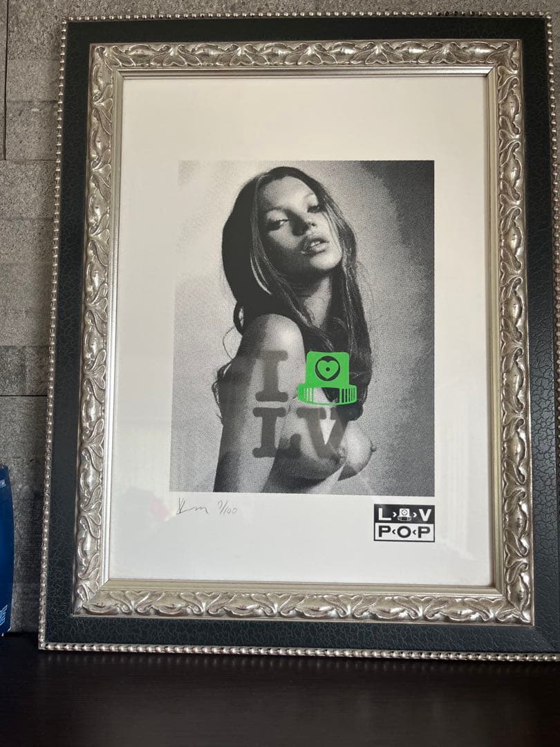 ケイト・モス　 額付き 　KATE MOSS 　LV POP