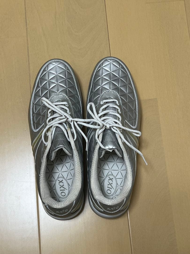 xxio ゼクシオ　シルバー ゴルフシューズ 女性用