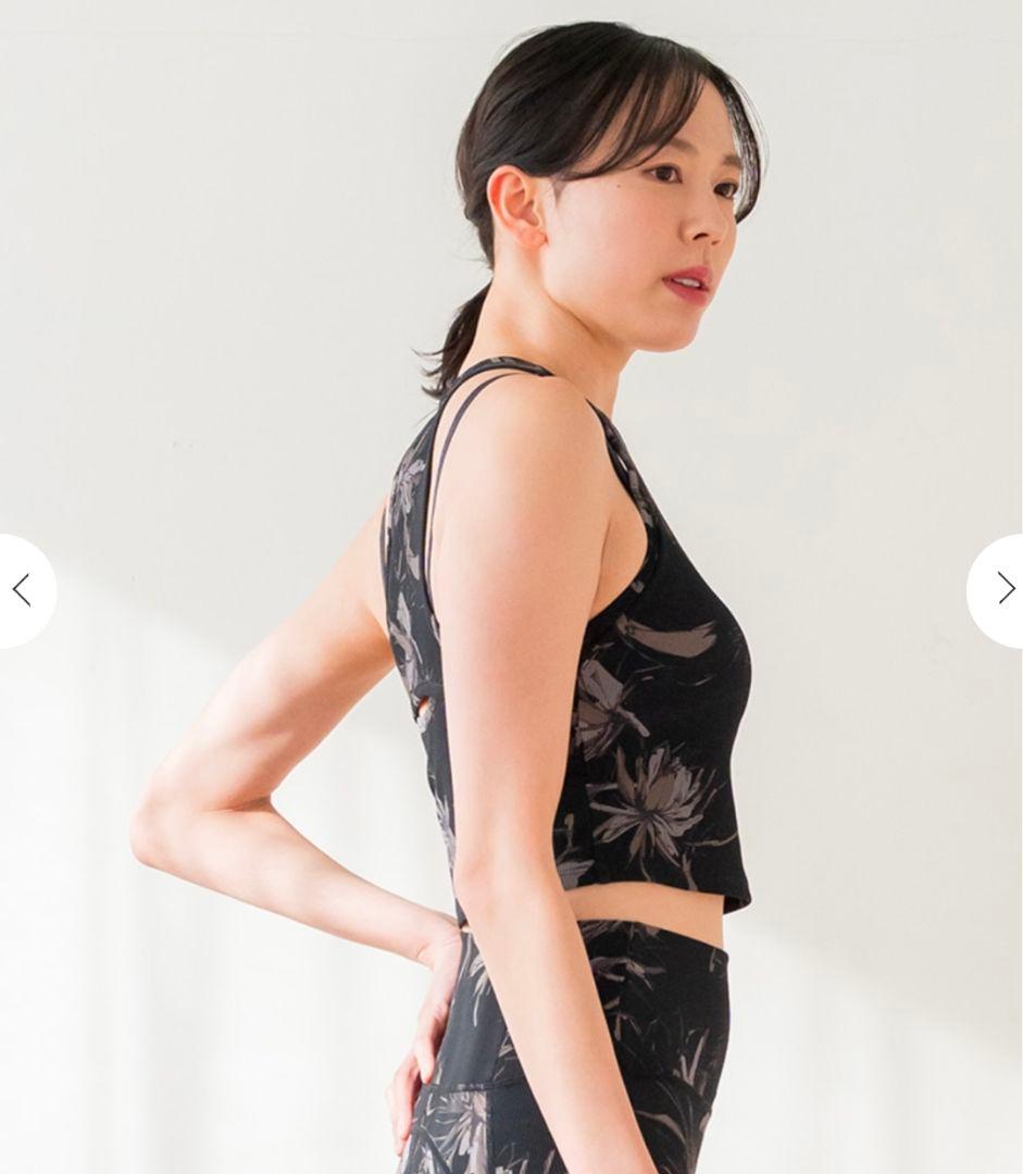 【新品未使用】SUKALAブラ付きタンクトップ花柄黒 ヨガ LAVA web限定