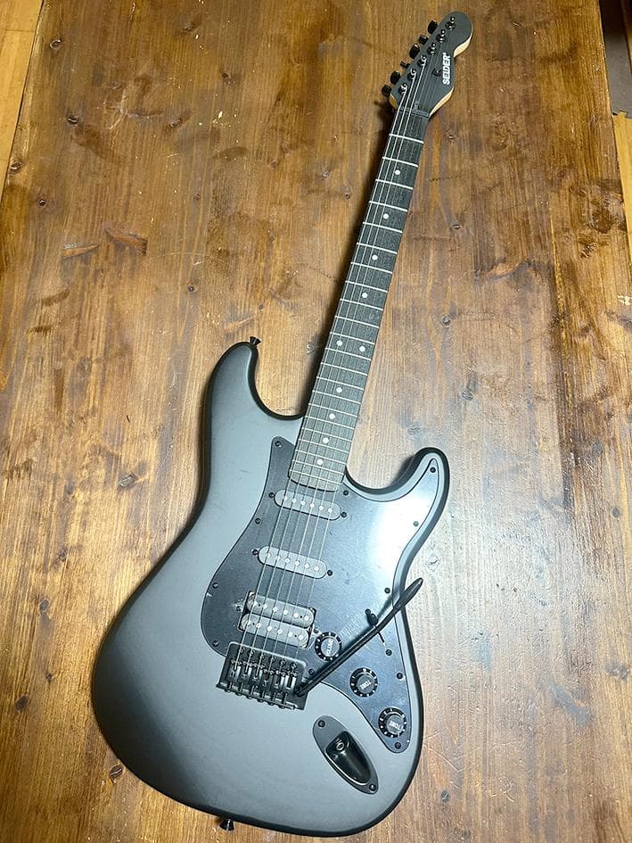 ソフトケース付き　ストラトタイプ　エレキギター　マットブラック