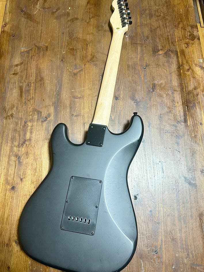 ソフトケース付き　ストラトタイプ　エレキギター　マットブラック