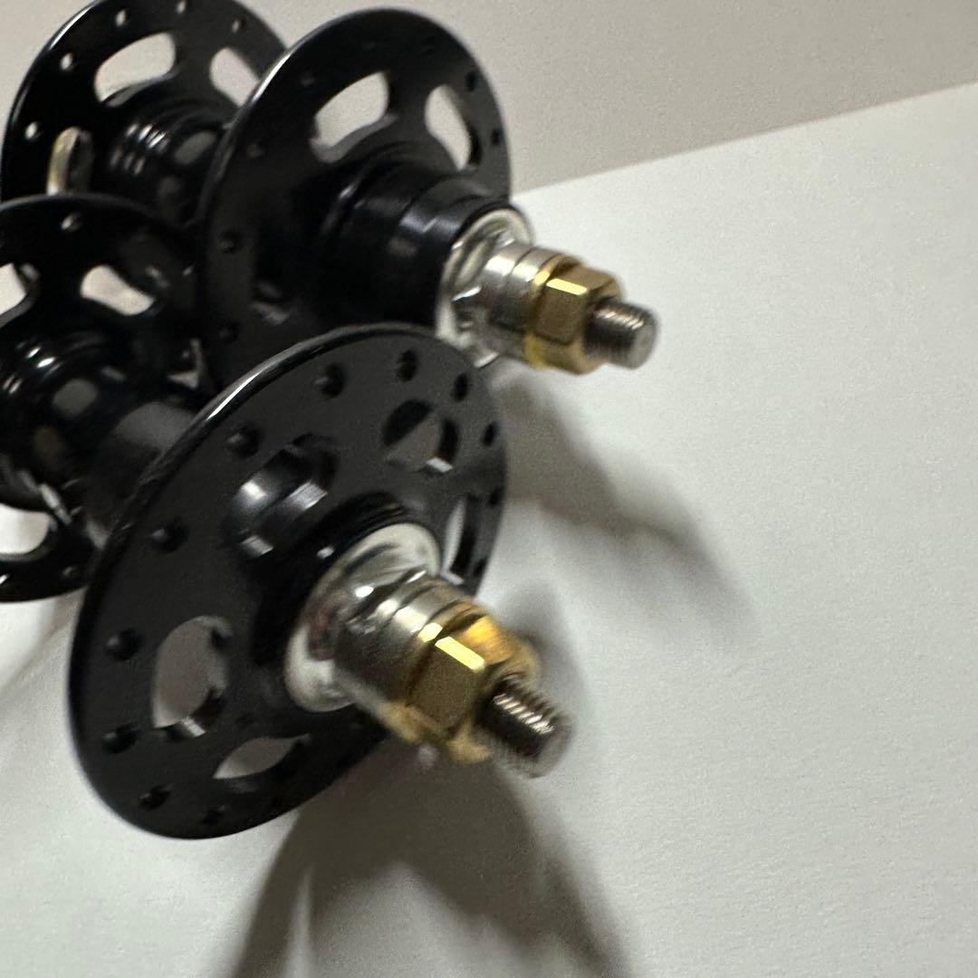 WHITE INDUSTRIES トラックハブ32ホール前後セット