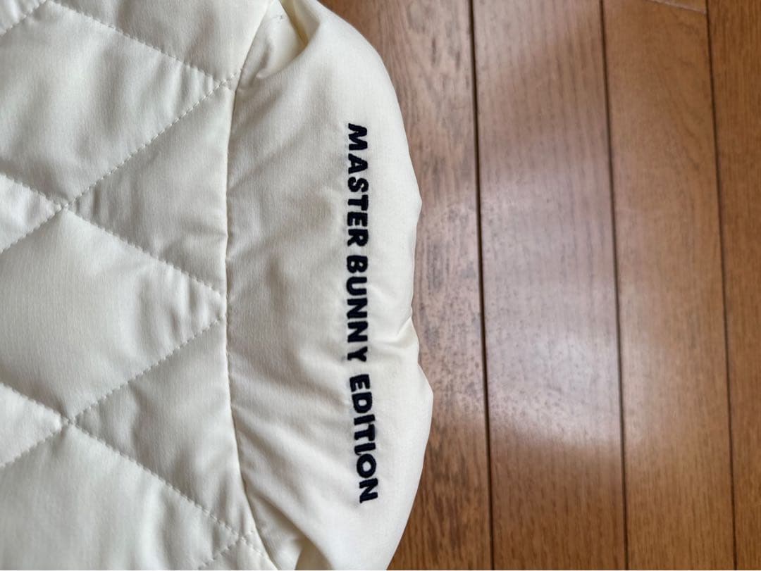 MASTER BUNNY EDITION アイボリー ダウンジャケット