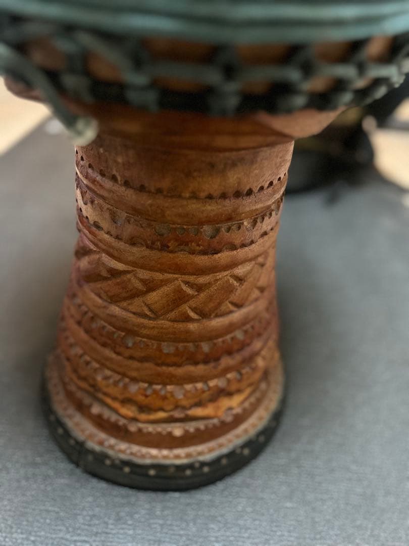 Djembe ジャンベ 高さ約62cm 打面径32.5cm打楽器 ケース付 牛皮