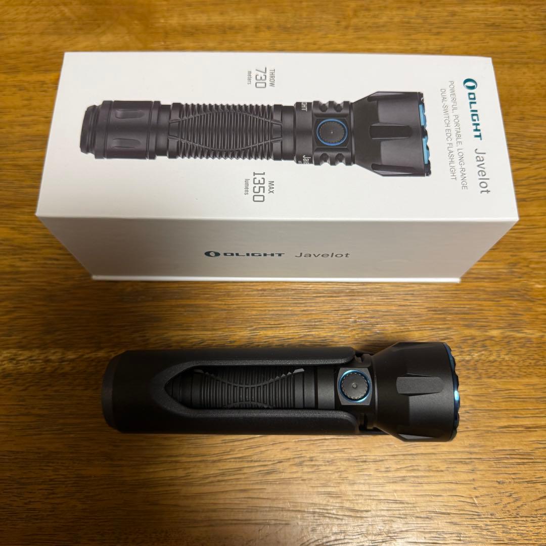 OLIGHT Javelot 懐中電灯 1350ルーメン