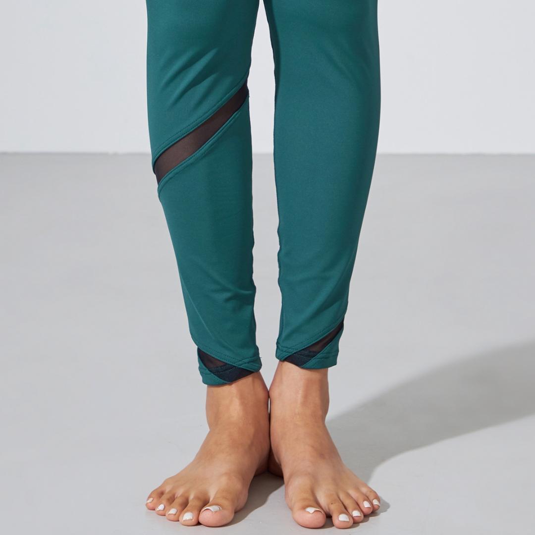 【新品】吸汗速乾レギンス S ホットヨガ 緑 メッシュ Chacott