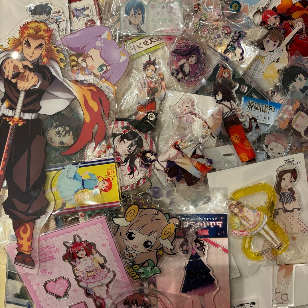 ☆美品☆ ワンピース　ラブライブ　アニメグッズ　まとめ売り 大量　600点以上