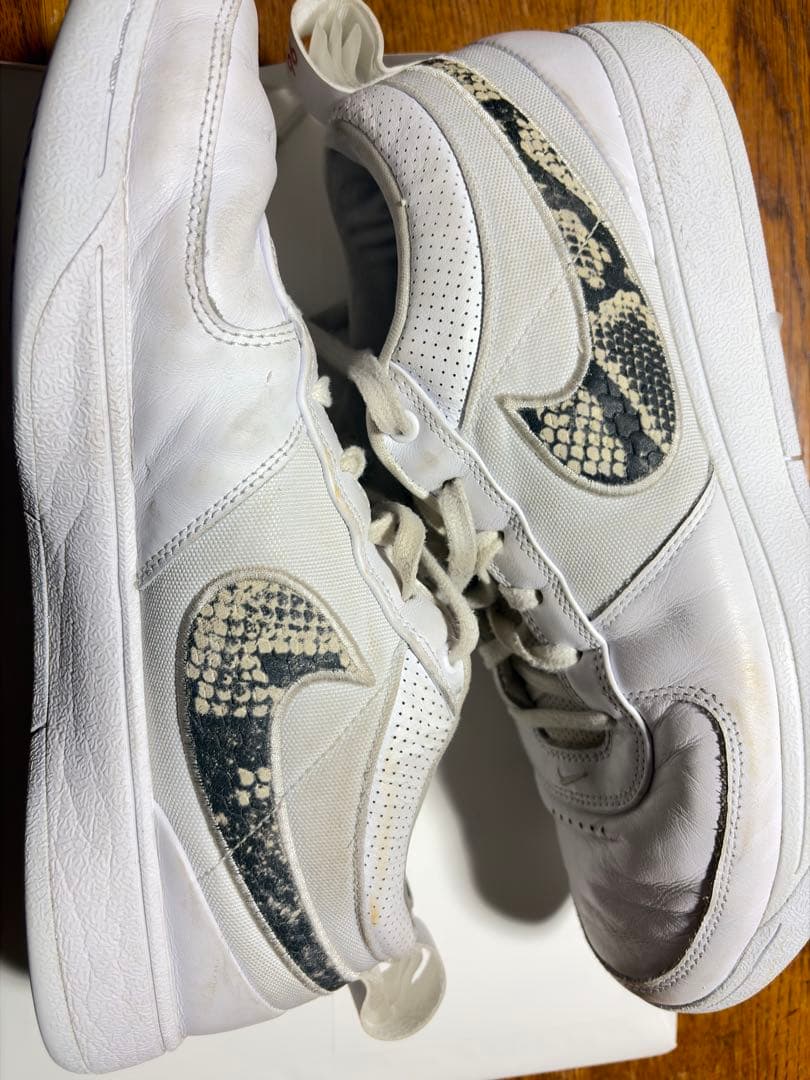 激安！！！！NIKE book1