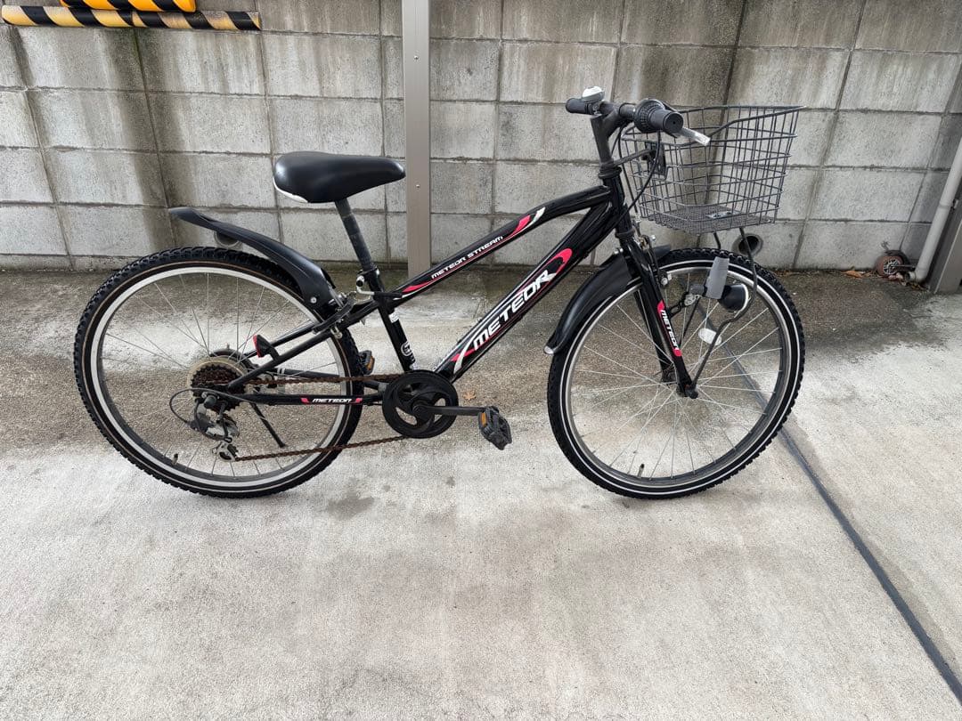 引取り限定　キッズサイクル ブラック バスケット付き　24インチ
