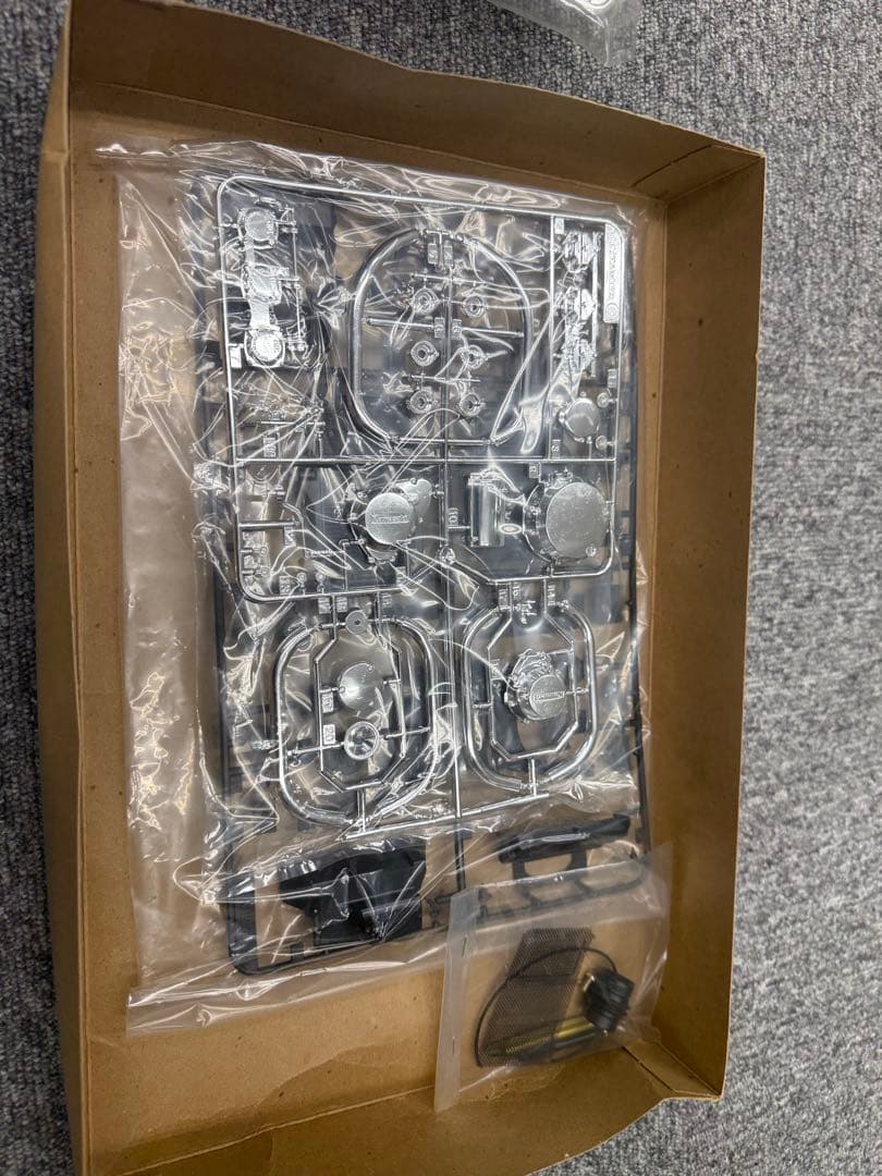 タミヤ 1/6 カワサキ Z1300 エンジン 未組立 プラモデル 箱傷みあり