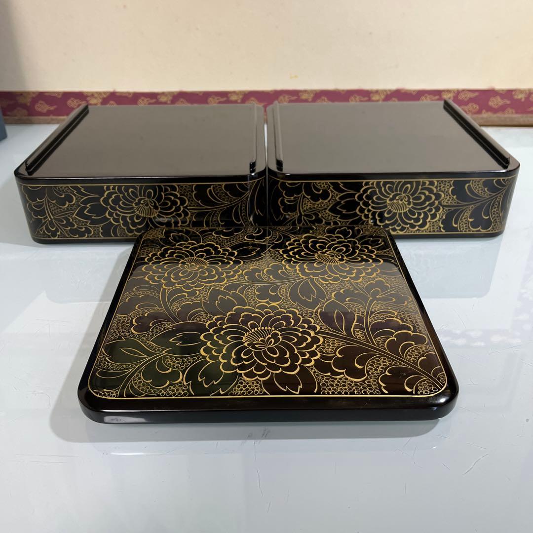 木製漆　輪島塗　沈金牡丹彫　2段重箱