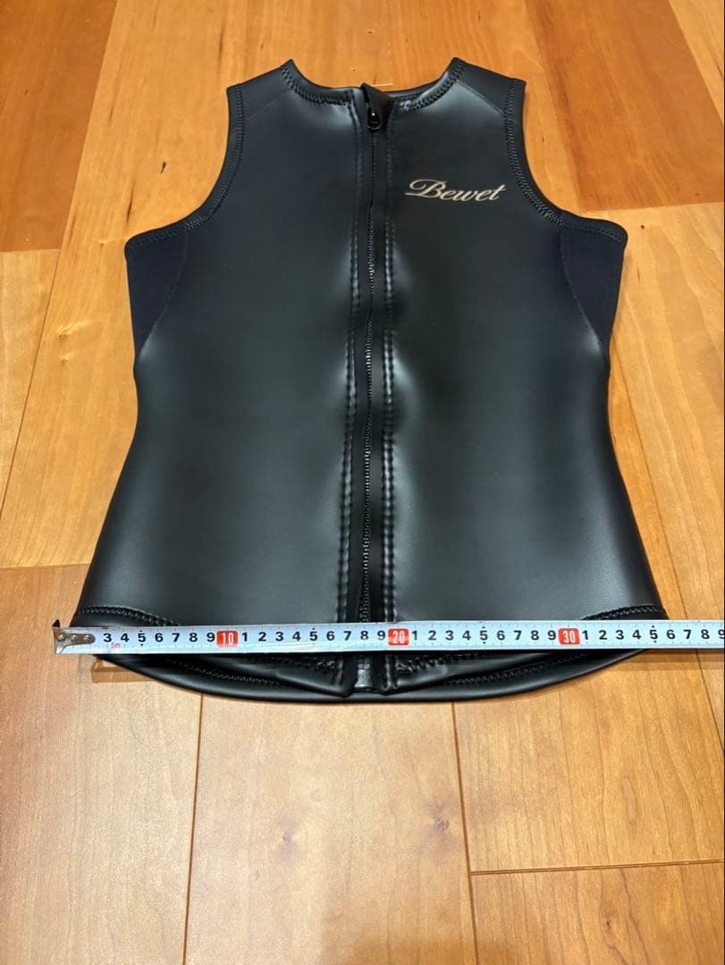 匿名配送　美品　Bewet タッパー　ラバー生地