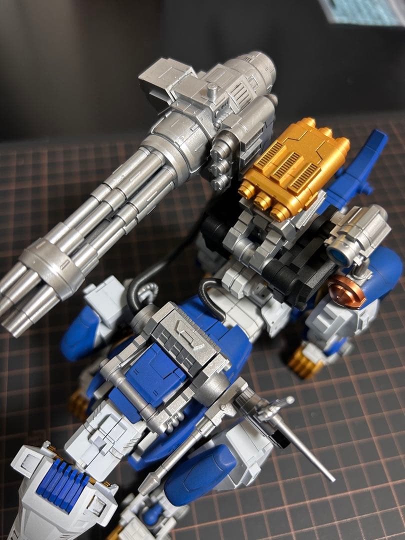 ゾイド　タカラトミー　リアライズ　セイバータイガー(共和国仕様)