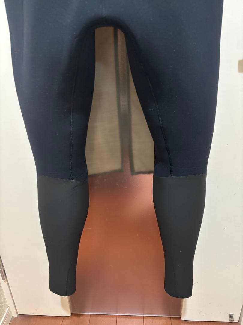 使用少なめ！　Hurley　セミドライ　チェストジップ　XLサイズ相当　日本製