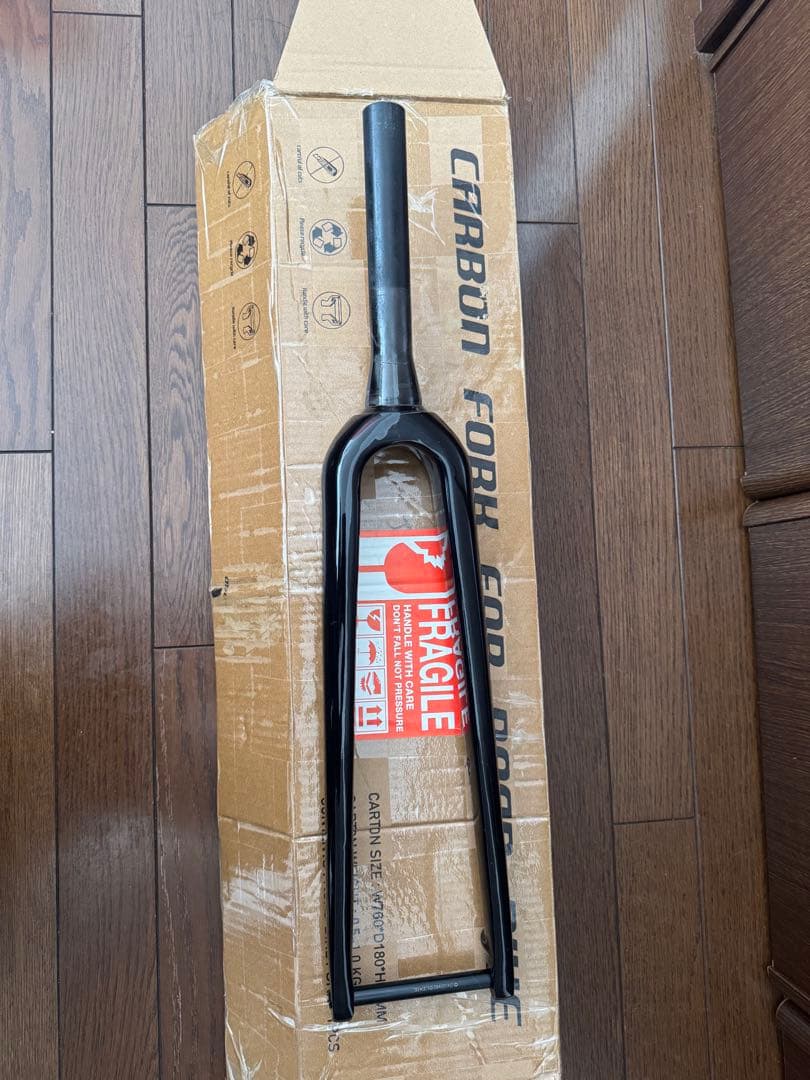 中華カーボン フロントフォーク ブラック(ツヤあり) 700×45Cまで