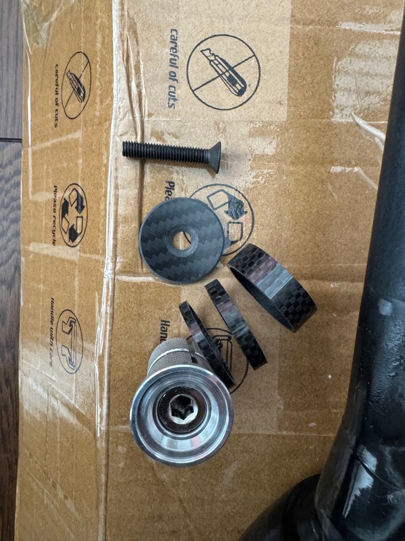 中華カーボン フロントフォーク ブラック(ツヤあり) 700×45Cまで