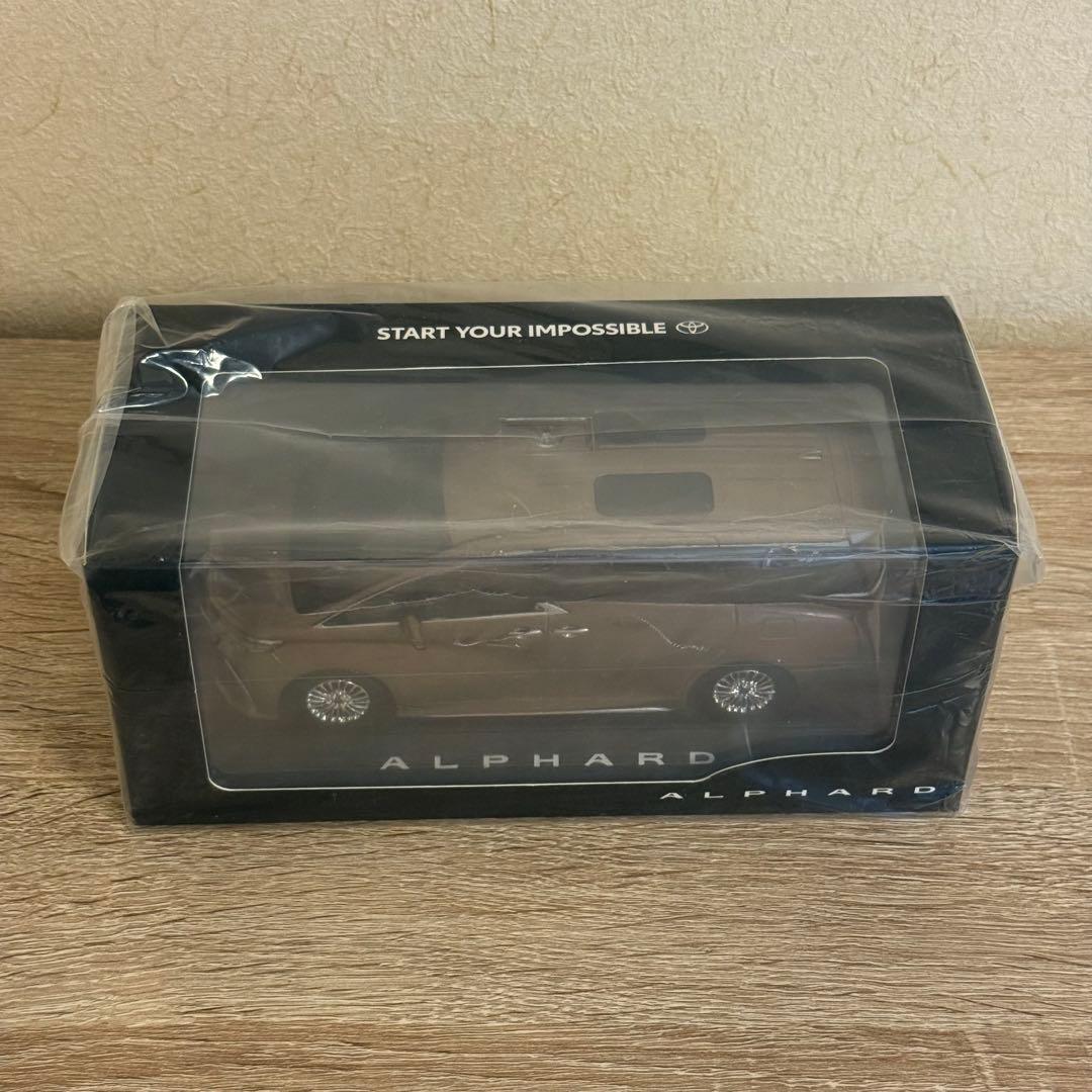 【非売品】トヨタ アルファード プレシャスレオブロンド1/30 ミニカー