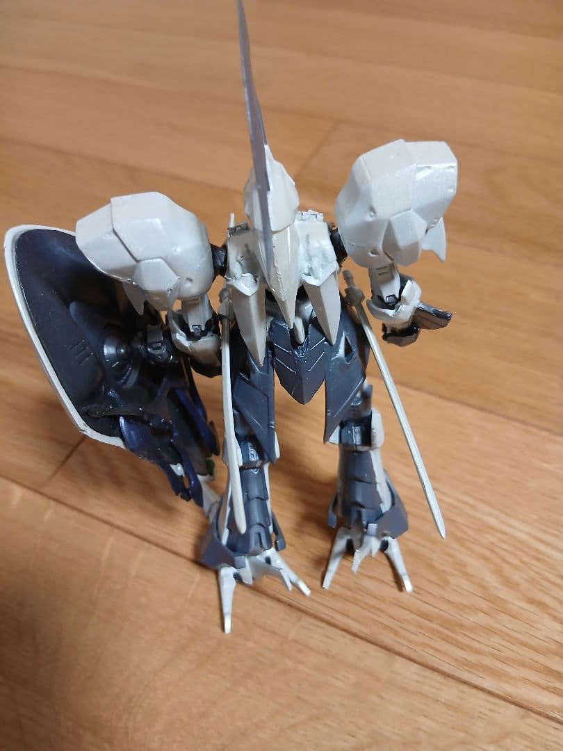 ファイブスター物語　ロボットフィギュア 剣と盾付き