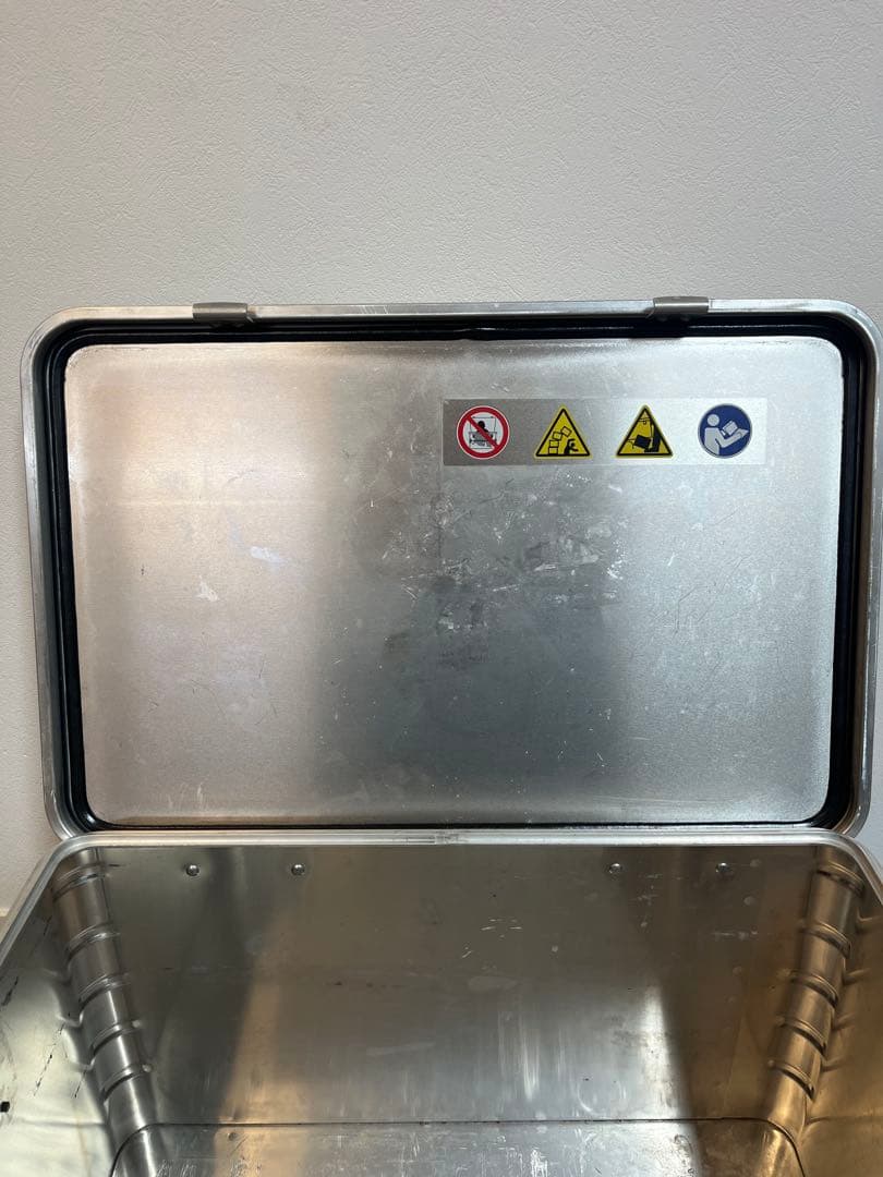 ツァーゲス　アルミコンテナ　Zarges 激レア