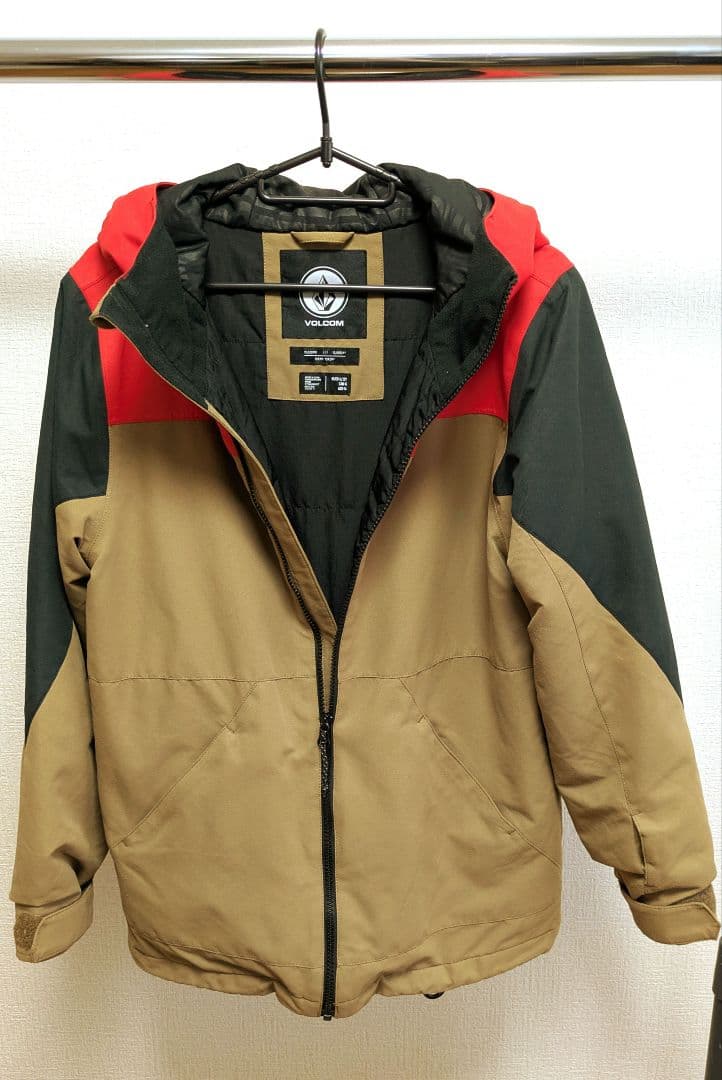 【L 130-160cm位】volcomウェア　上下セット　ジュニア