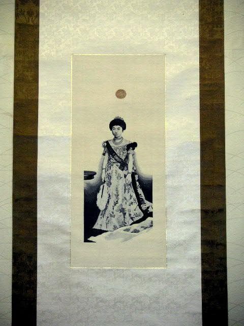 ♥掛軸　大正時代　皇后陛下　つづれ織り　大正天皇　人物　掛け軸　骨董品