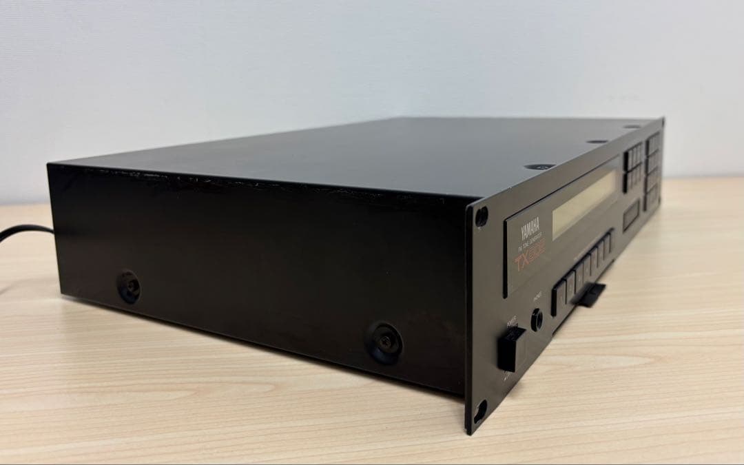 Yamaha TX802 音出し、midiなど動作確認済み、電池をソケット交換