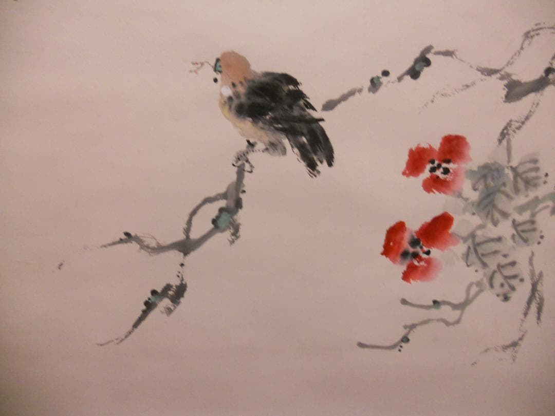 掛け軸 刘琦 山茶花と雀 絹本 紙少 軸装 茶道具 掛軸 美品 です。