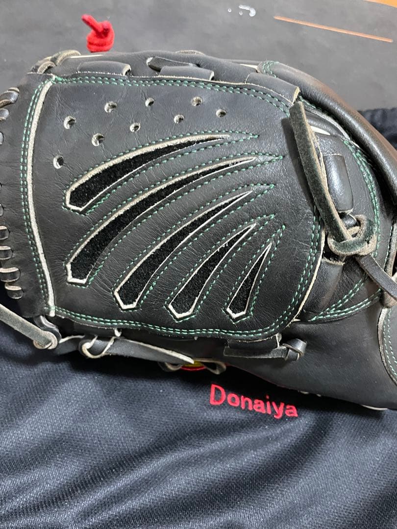 ドナイヤ　オーダーグローブ　投手