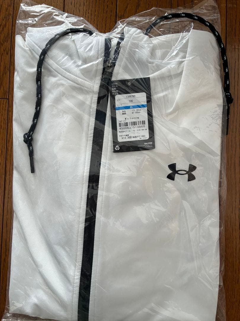 Under Armour ホワイト ウィンドブレーカー