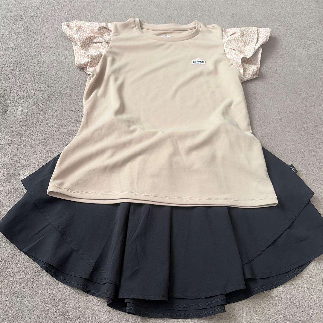 Prince フリル袖Tシャツとフレアスカートセット
