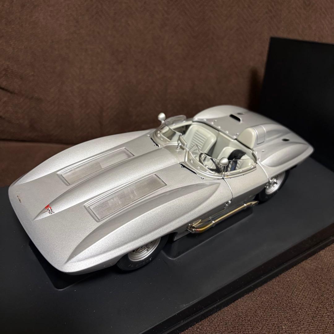 1:18 ミニカー corvette スティングレー AUTOART