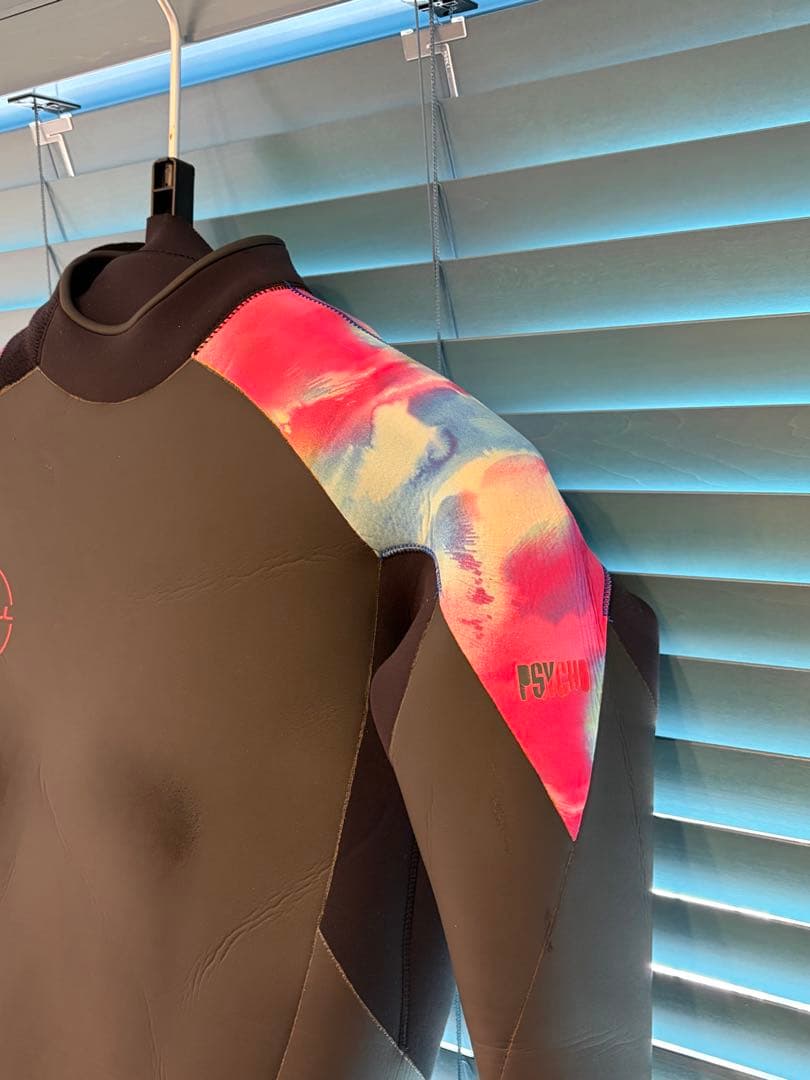 セミドライ　5✖️4✖️3ミリ　O’NEILl PSYCHO Z.E.N. ZIP