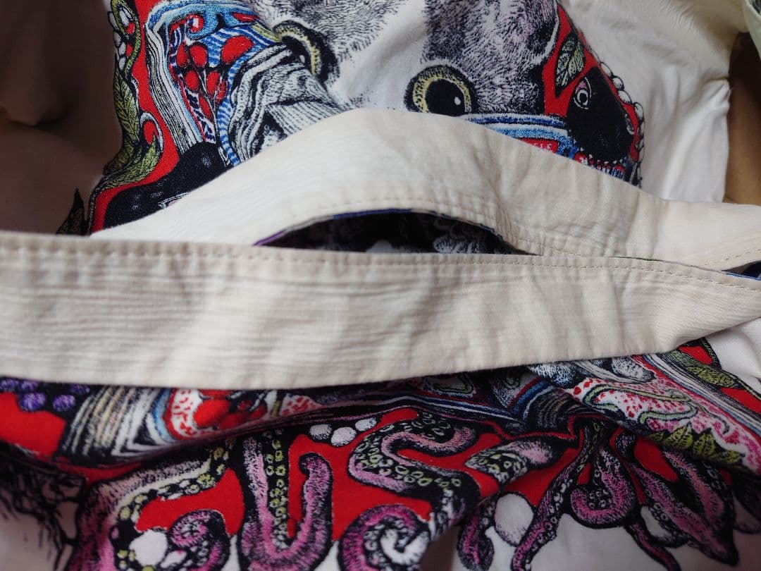 ヒグチユウコ　ホルベインTOOLBOX角缶　タオルハンカチ　　訳ありショルダー…