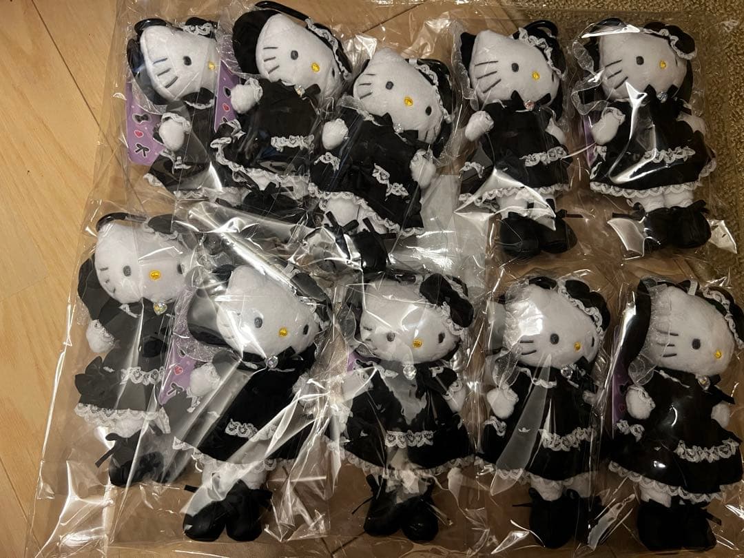 ハローキティ 黒いドレス ぬいぐるみキーホルダー 10個セット