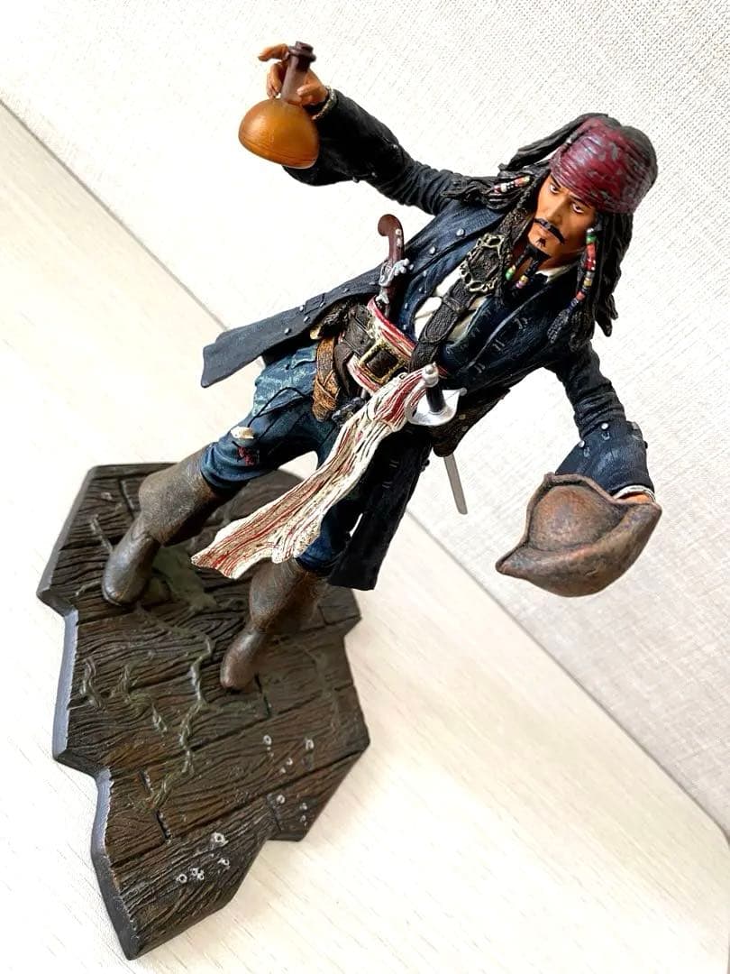 パイレーツオブカリビアン　ジャック・スパロウフィギュア 約30cm