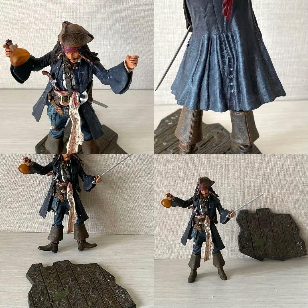 パイレーツオブカリビアン　ジャック・スパロウフィギュア 約30cm