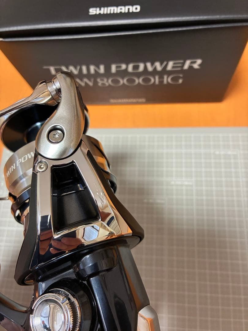 シマノ　ツインパワーsw 8000hg