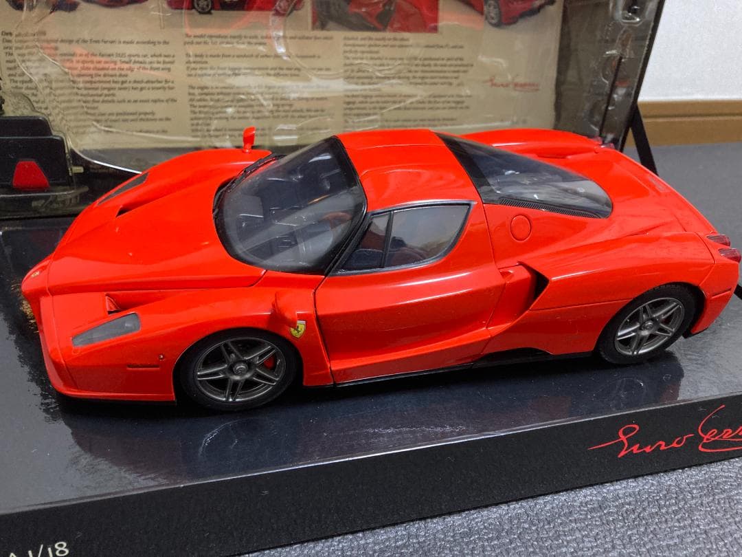 1/18 BBR エンツォフェラーリ ロッソコルサ（ミハエル・シューマッハ仕様）