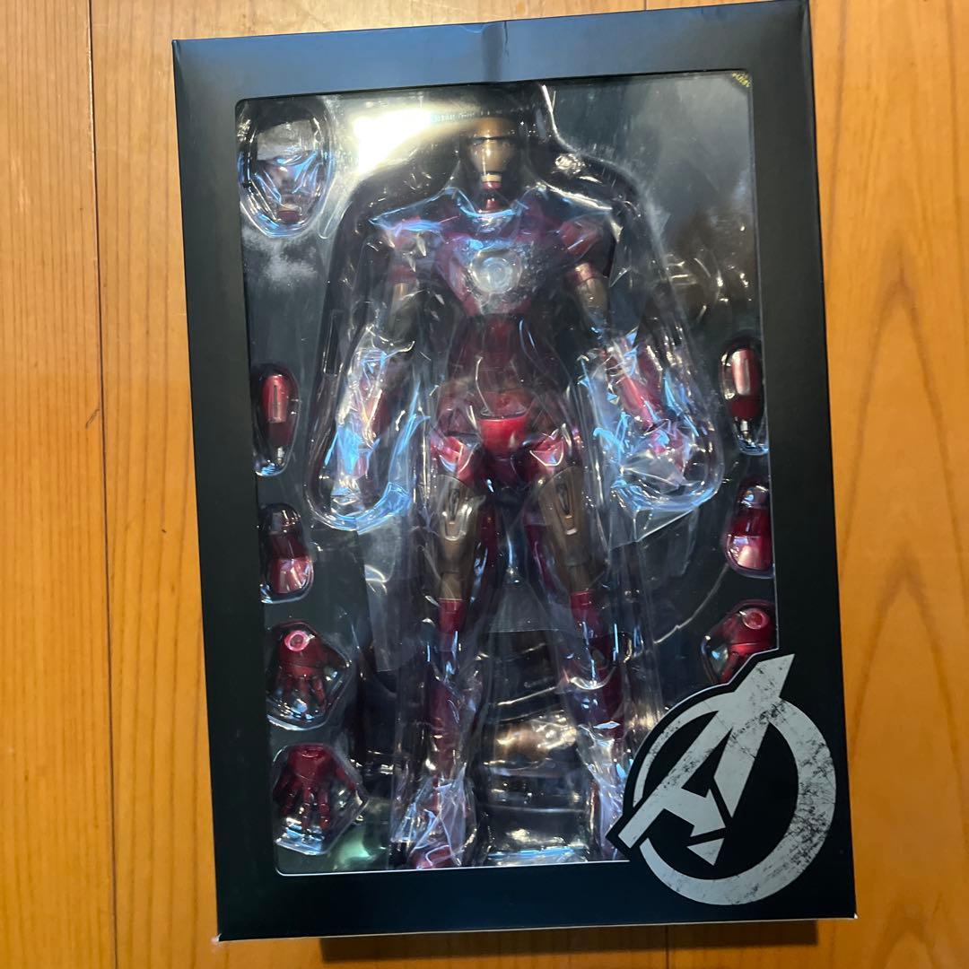 ホットトイズ　アイアンマン フィギュア　マーク7バトルダメージ版