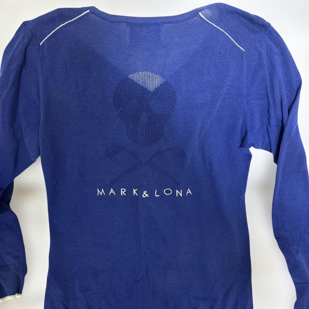 マークアンドロナ　Vネックセーター　スカル　バックロゴ　長袖　ブルー　メンズ　L