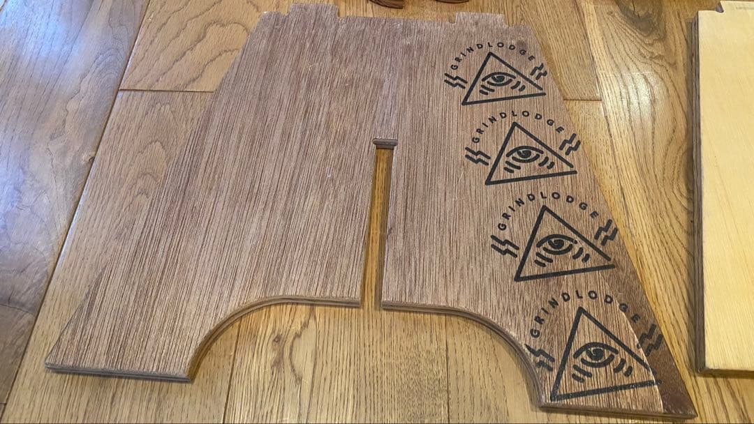 Grindlodge グラインドロッヂ　スツール